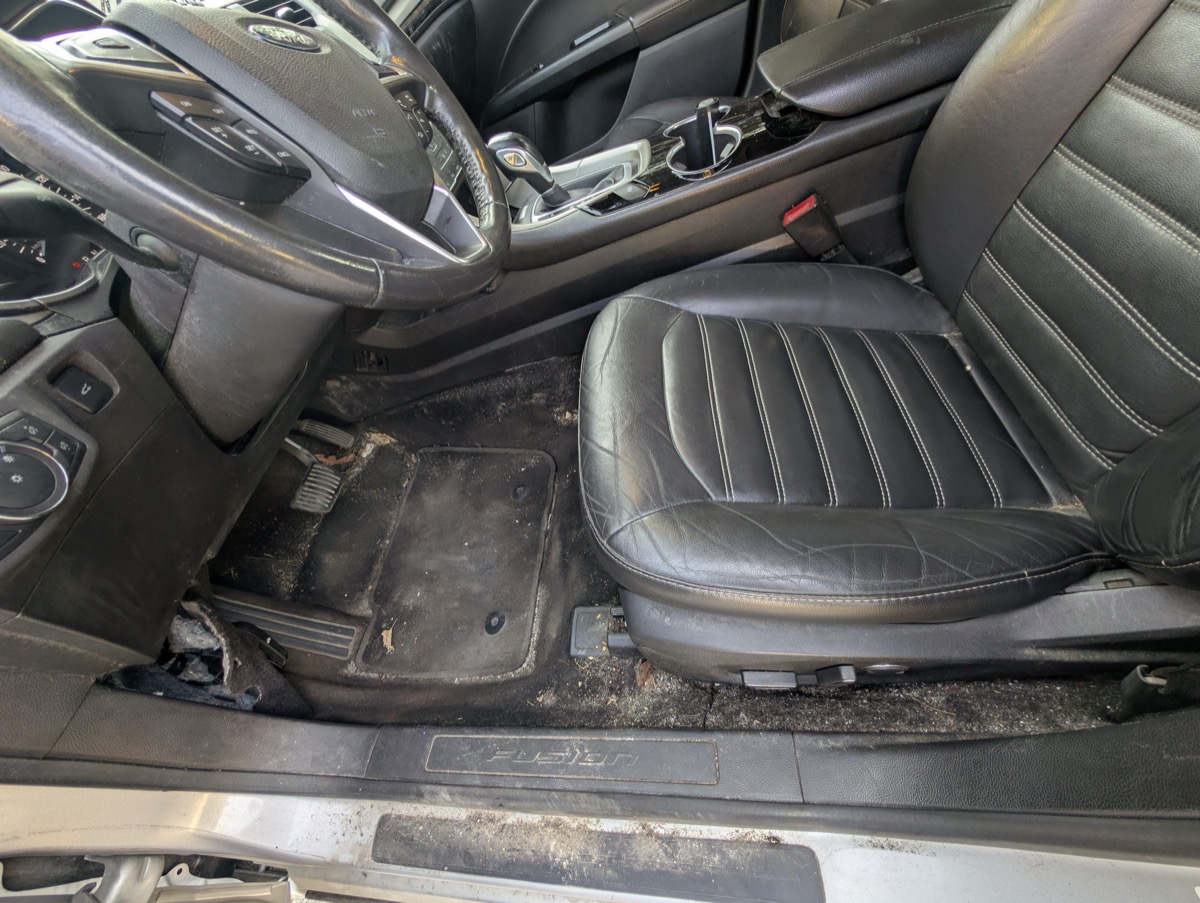 Ford Edge before detailing